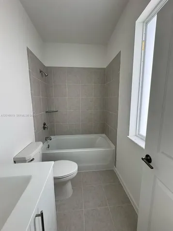 663 SE 13th Street Circle Homestead FL 33034