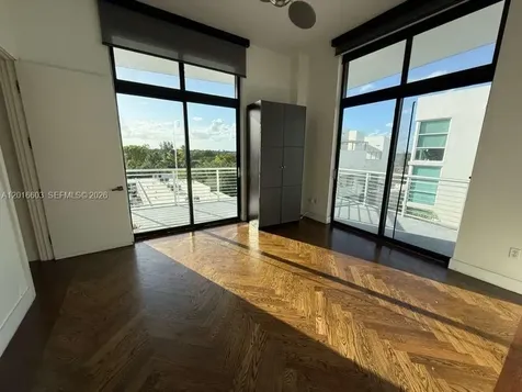 2001 Meridian Avenue Miami Beach FL 33139