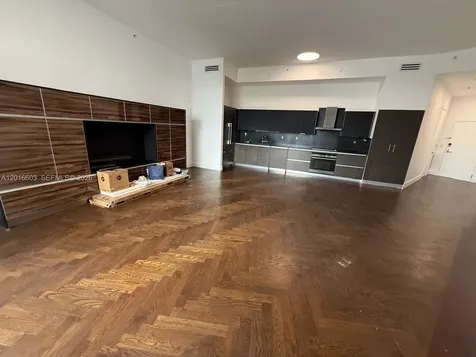 2001 Meridian Avenue Miami Beach FL 33139