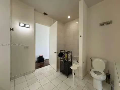 2001 Meridian Avenue Miami Beach FL 33139