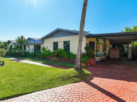 10900 SW 177th Terrace Miami FL 33157