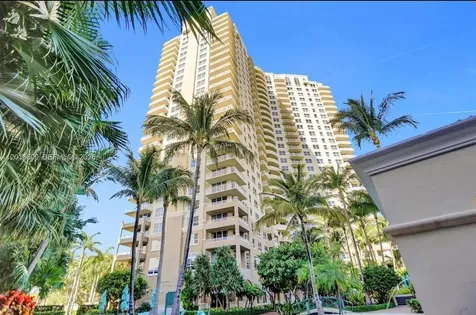 19501 W Country Club Drive Aventura FL 33180