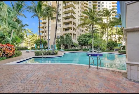 19501 W Country Club Drive Aventura FL 33180
