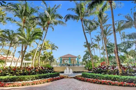 19501 W Country Club Drive Aventura FL 33180