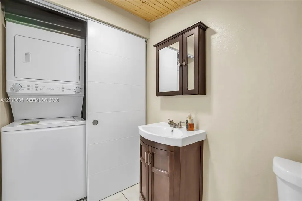 2718 Sherman Street Hollywood FL 33020