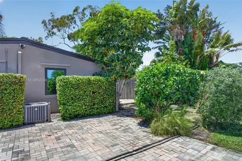 3781 NE 13th Avenue Oakland Park FL 33334