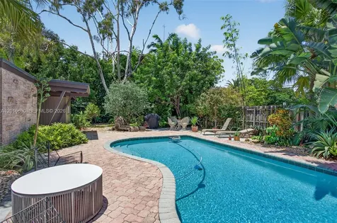 3781 NE 13th Avenue Oakland Park FL 33334