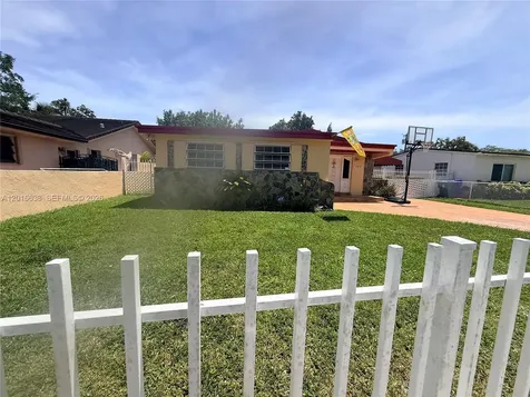 4870 SW 6th Street Miami FL 33134