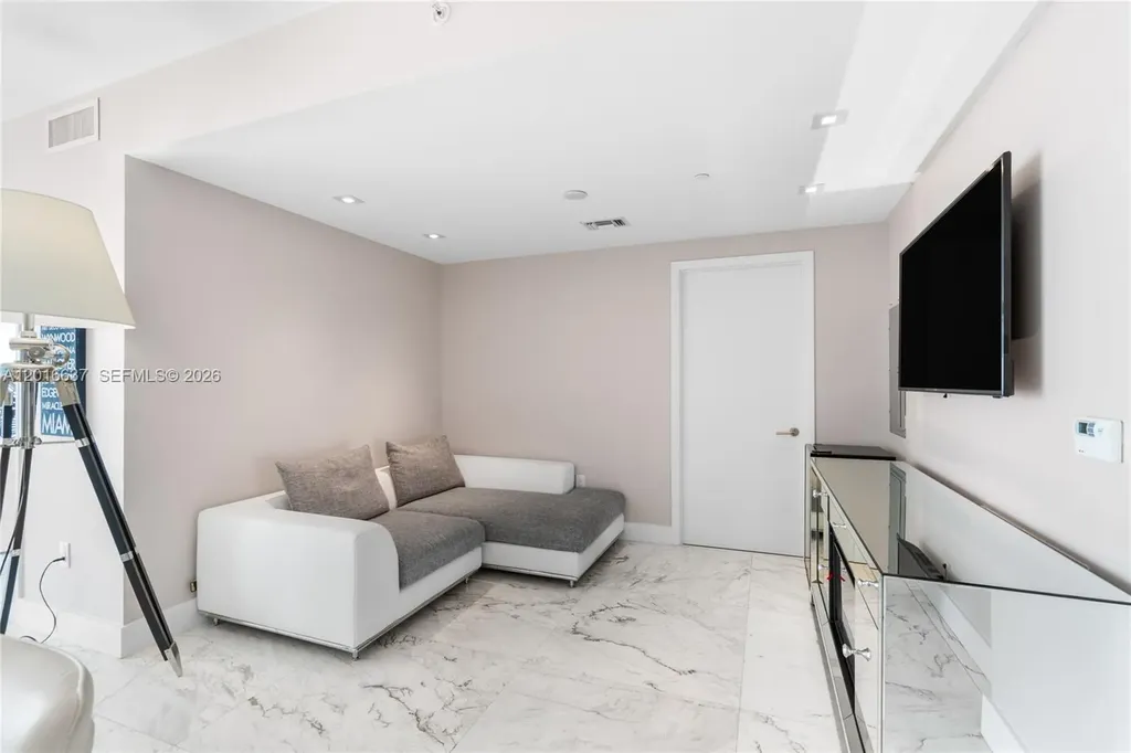 3951 S Ocean Drive Hollywood FL 33019