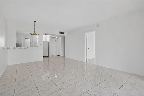 2905 Point East Drive Aventura FL 33160