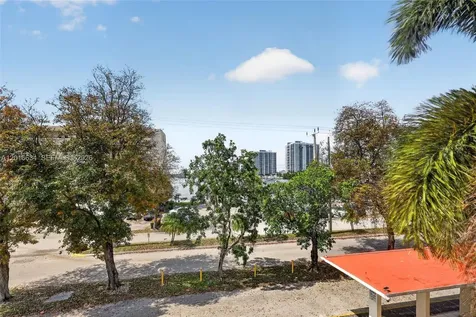2905 Point East Drive Aventura FL 33160