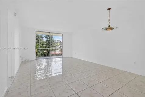 2905 Point East Drive Aventura FL 33160