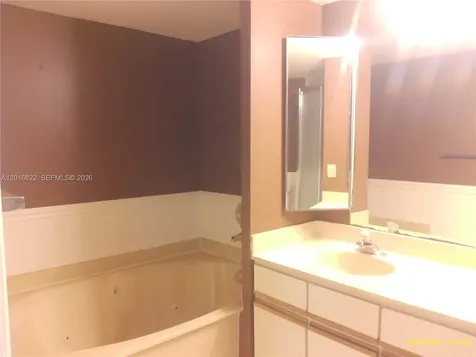 8172 S Coral Circle North Lauderdale FL 33068