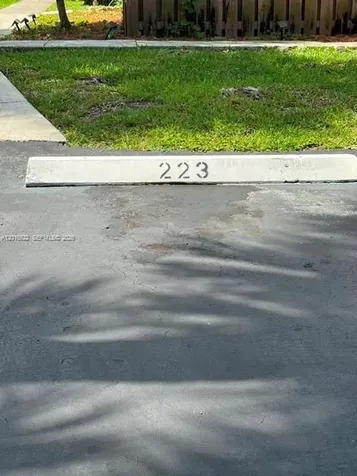 8172 S Coral Circle North Lauderdale FL 33068