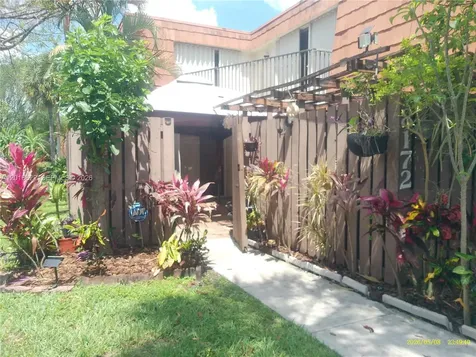 8172 S Coral Circle North Lauderdale FL 33068