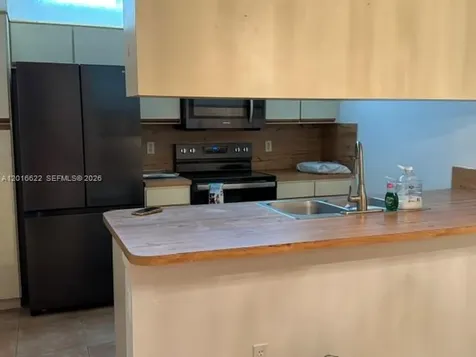 8172 S Coral Circle North Lauderdale FL 33068
