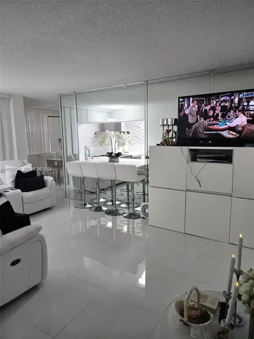 9410 Live Oak Place Davie FL 33324