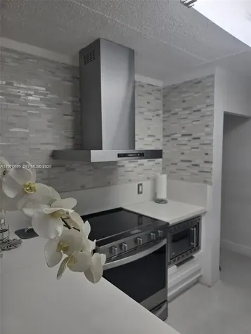 9410 Live Oak Place Davie FL 33324