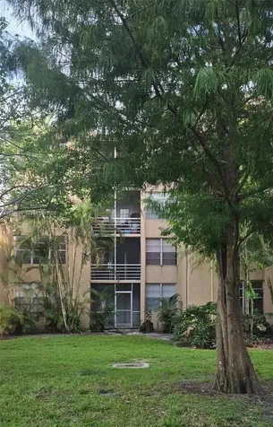 9410 Live Oak Place Davie FL 33324