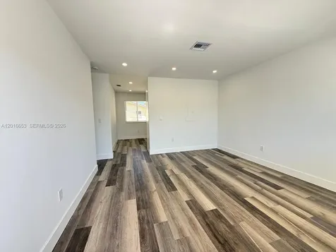 59 E 14th Street Hialeah FL 33010