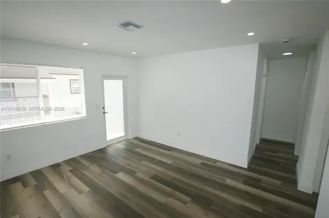 59 E 14th Street Hialeah FL 33010