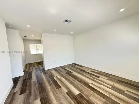 59 E 14th Street Hialeah FL 33010
