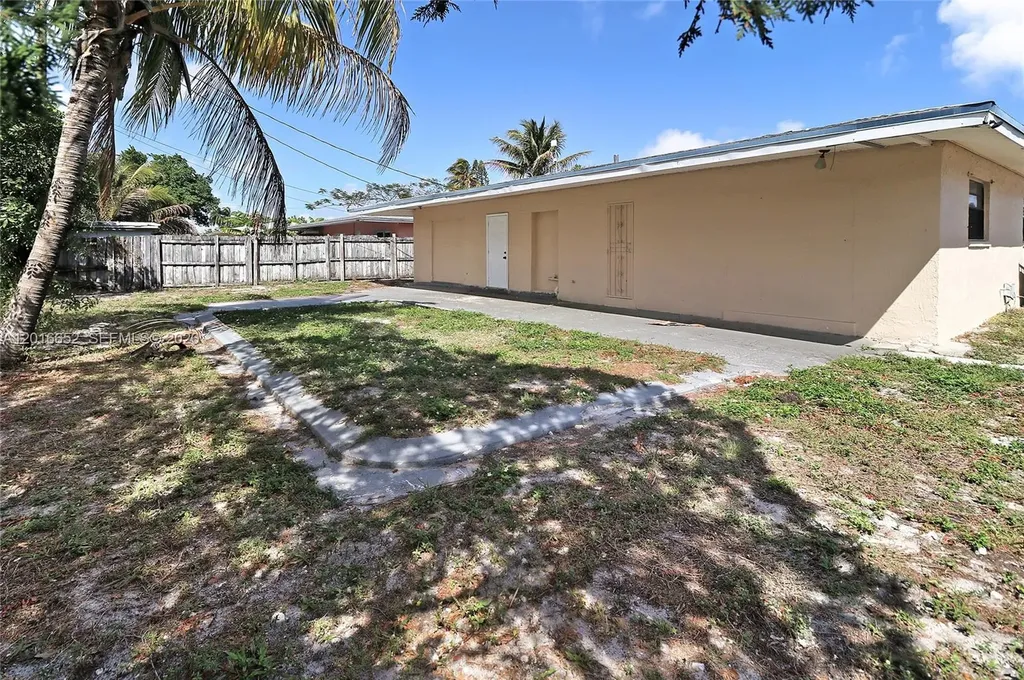 2001 NE 1st Avenue Pompano Beach FL 33060