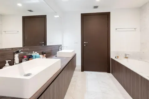 1000 Brickell Plaza Miami FL 33131