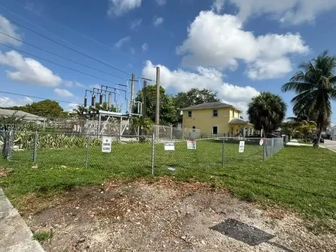 193 NW 16th Street Miami FL 33136