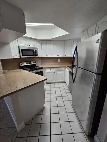 8245 Lake Drive Doral FL 33166