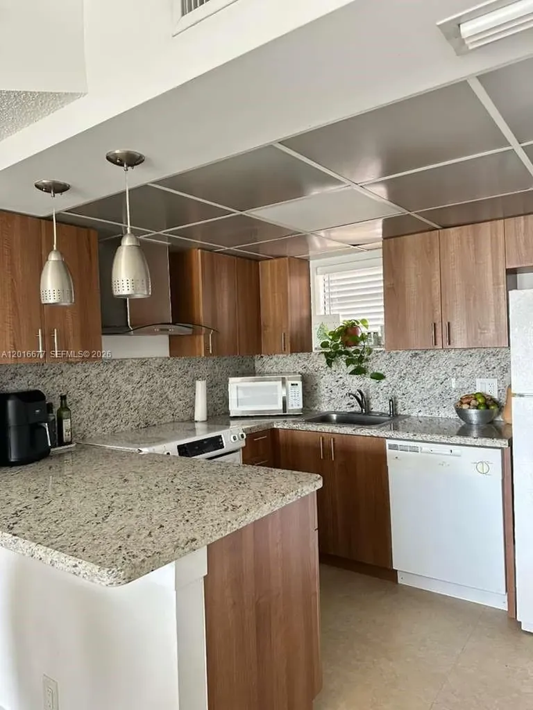 8290 Lake Drive Doral FL 33166