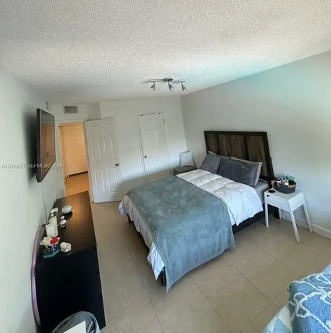 8290 Lake Drive Doral FL 33166