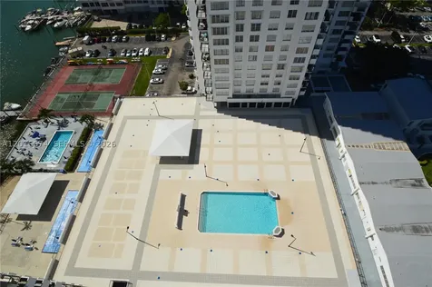 2780 NE 183rd Street Aventura FL 33160