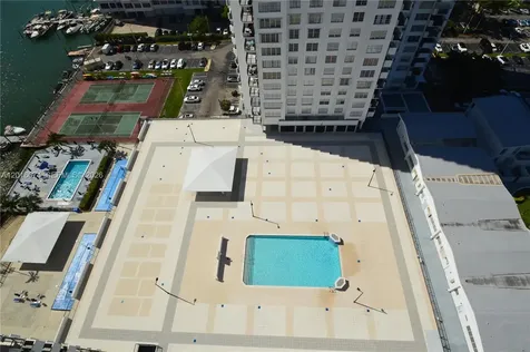 2780 NE 183rd Street Aventura FL 33160