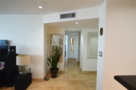 2780 NE 183rd Street Aventura FL 33160