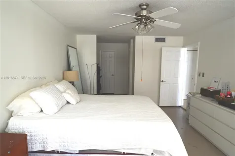 2780 NE 183rd Street Aventura FL 33160