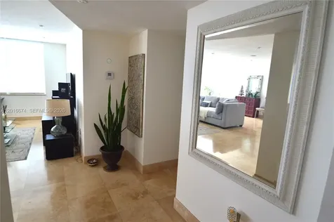 2780 NE 183rd Street Aventura FL 33160