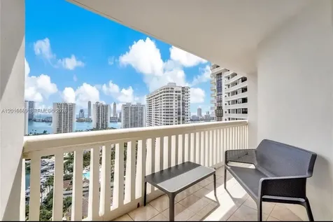 1000 W Island Boulevard Aventura FL 33160