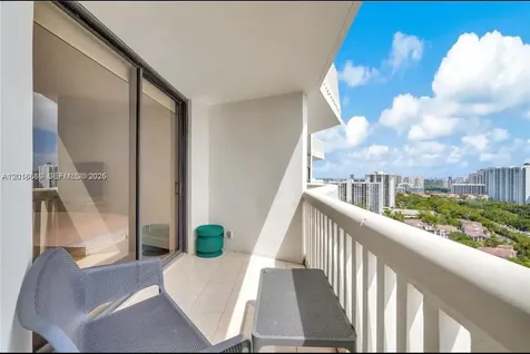 1000 W Island Boulevard Aventura FL 33160