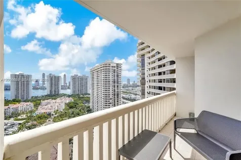 1000 W Island Boulevard Aventura FL 33160