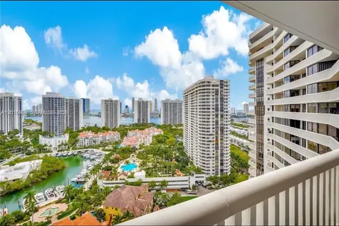 1000 W Island Boulevard Aventura FL 33160