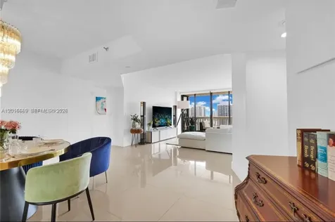 1000 W Island Boulevard Aventura FL 33160