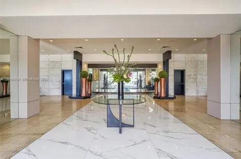 1000 W Island Boulevard Aventura FL 33160