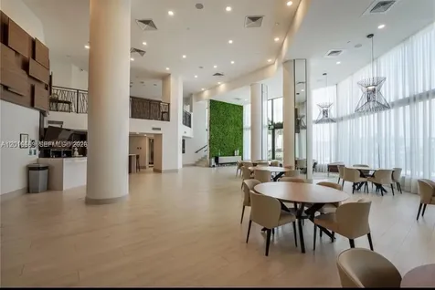 1000 W Island Boulevard Aventura FL 33160