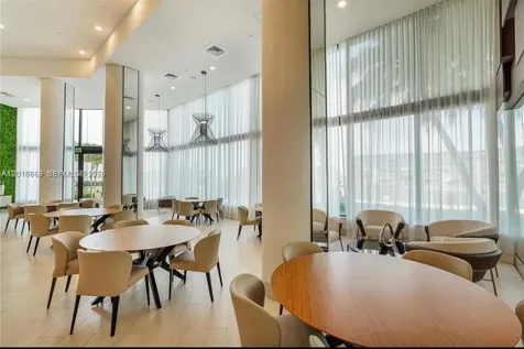 1000 W Island Boulevard Aventura FL 33160