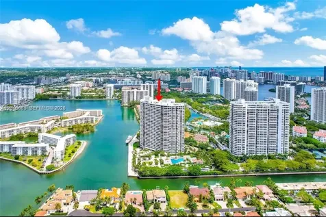 1000 W Island Boulevard Aventura FL 33160