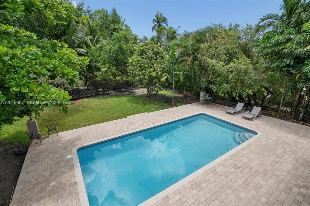 20021 NE 25th Avenue Miami FL 33180