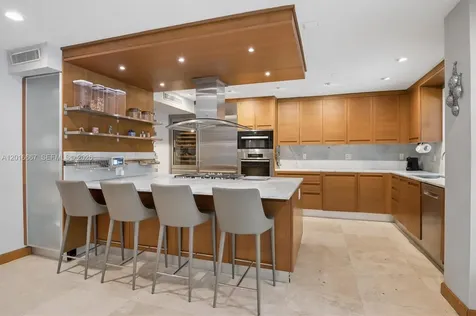 20021 NE 25th Avenue Miami FL 33180