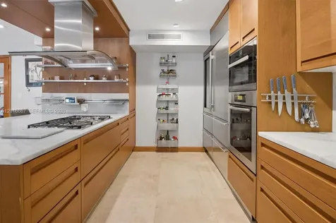 20021 NE 25th Avenue Miami FL 33180