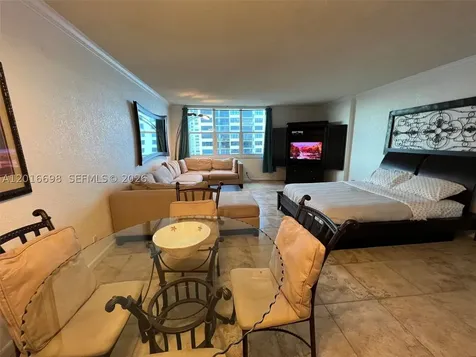 2501 S Ocean Drive Hollywood FL 33019